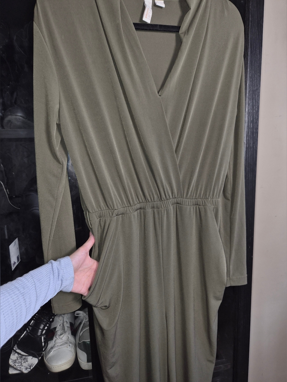 Army Green Jumpsuit 1 Piece Longsleeved Romper Womens Size Small-Medium Like New - Picture 9 of 9